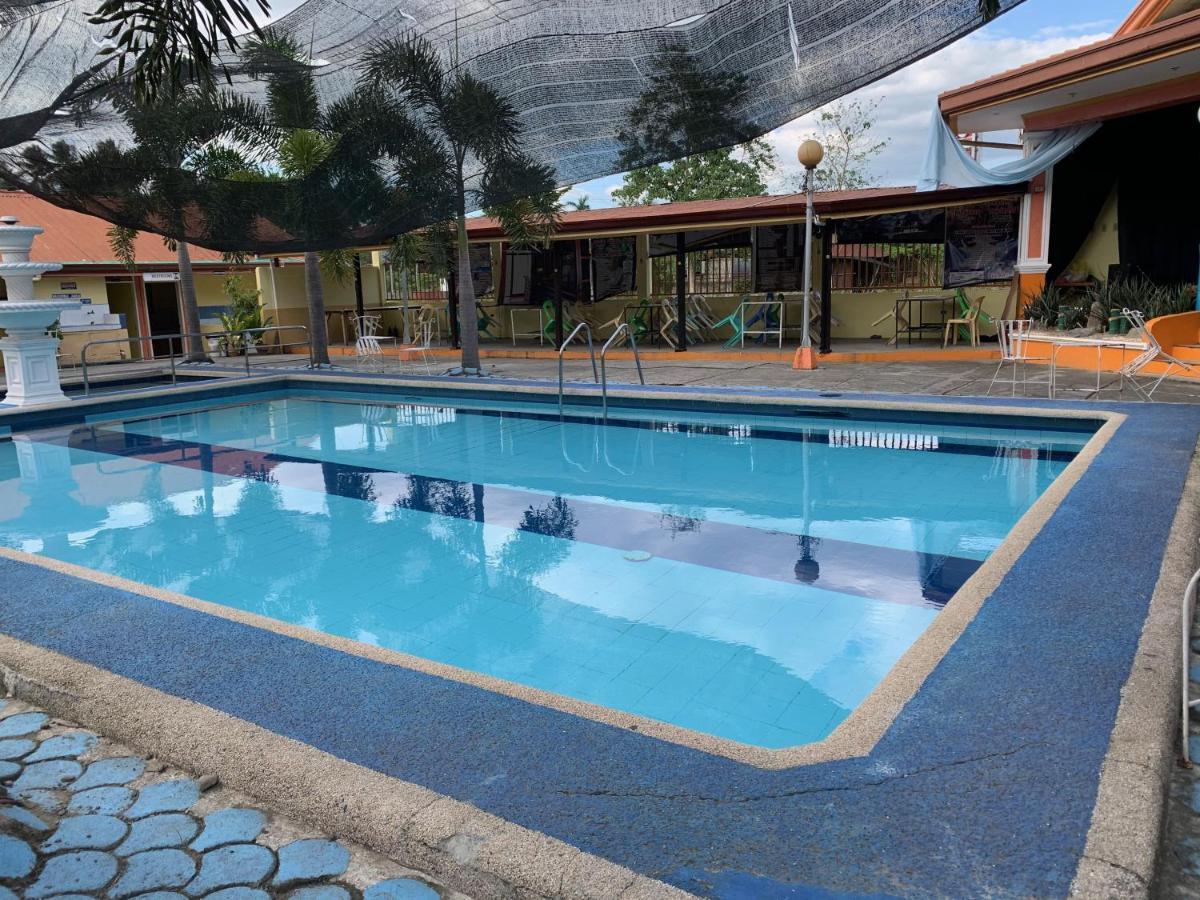Rufina'S Leisure Center Hotel Tagum Buitenkant foto