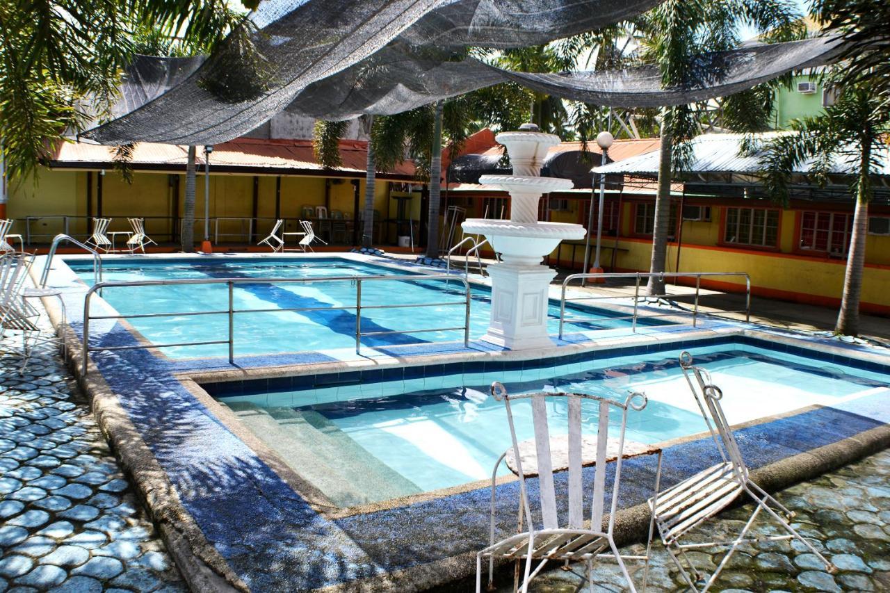 Rufina'S Leisure Center Hotel Tagum Buitenkant foto